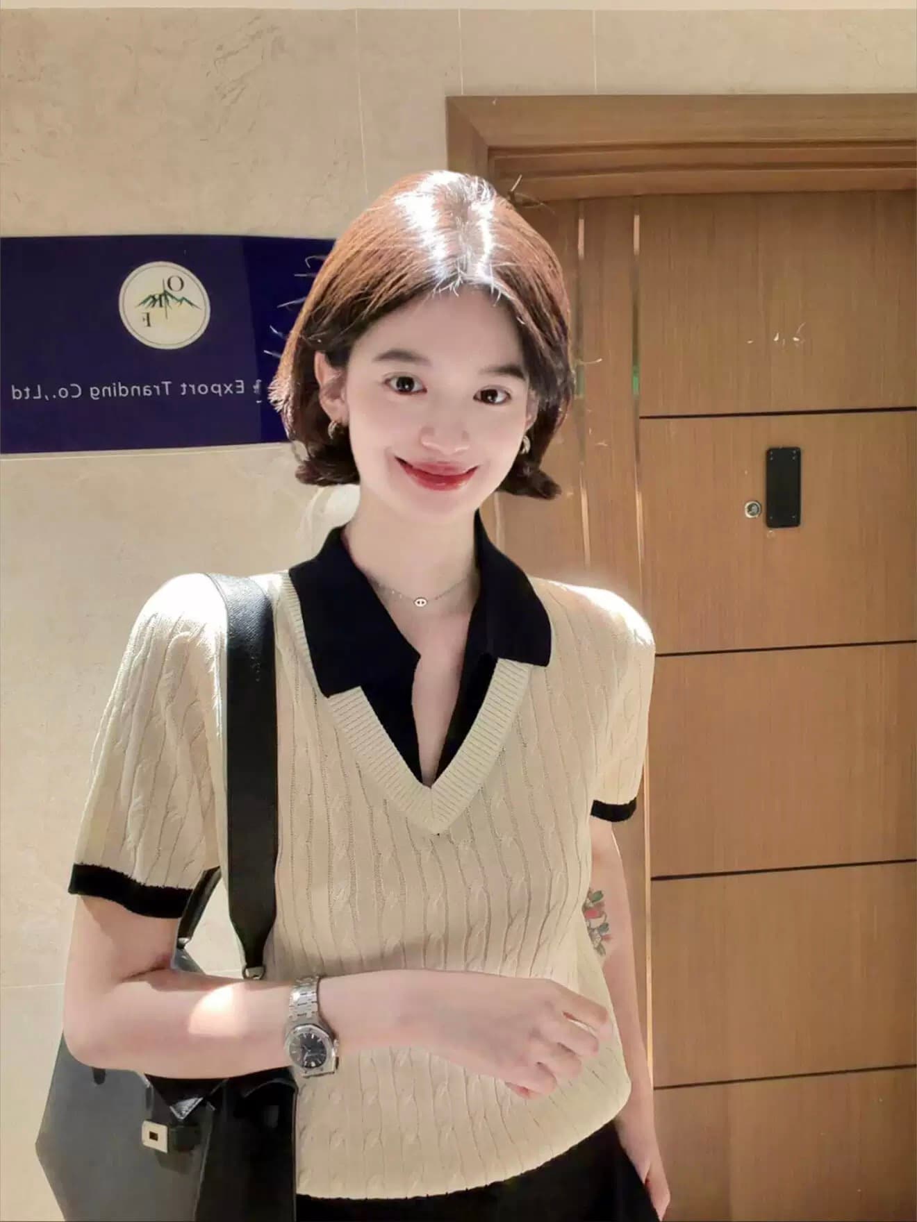 오래된 돈 바람 착용 가져 가라. 패치워크 얼음 실크 니트 반팔 티셔츠 여성 얇은 스타일 여름 고급 센스 페이크 레이어드 긍정적 인 어깨 의류 이미지 2