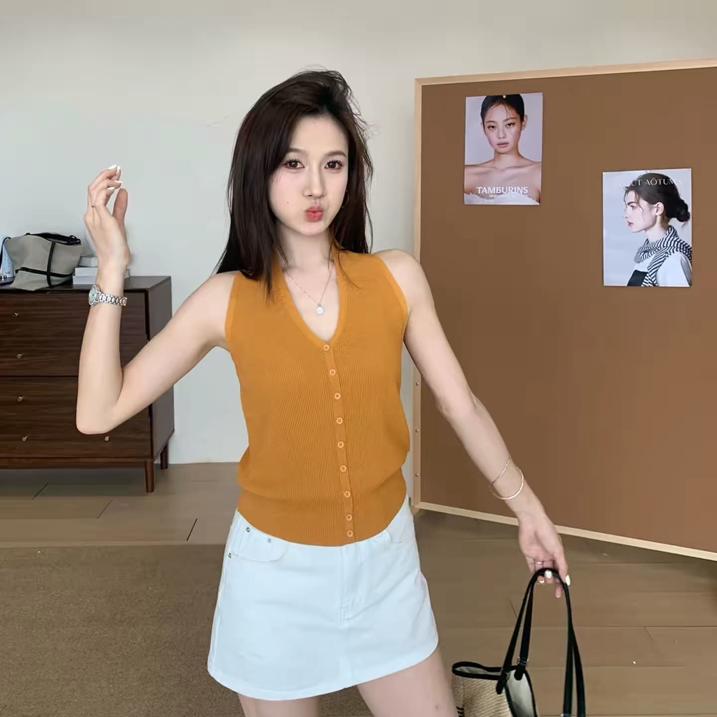 올해 인기 ~ 중 폭발 여성 의류 여름 2026 새로운 민소매 행침 목 조끼 고유 한 아름다운 그레이트 봐. 의류 상세 이미지 1