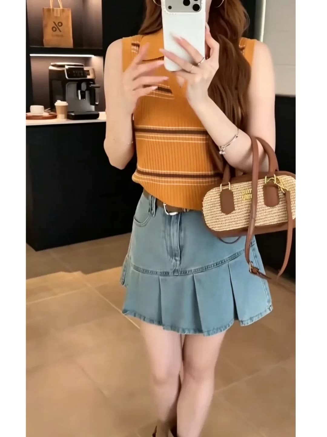 배색 폴로 칼라 스트라이프 얼음 실크 니트 조끼 여성 여름 외출용 디자인 센스 작은 대중 몸매 가꾸기 민소매 POLO 셔츠 맨위 상세 이미지 4