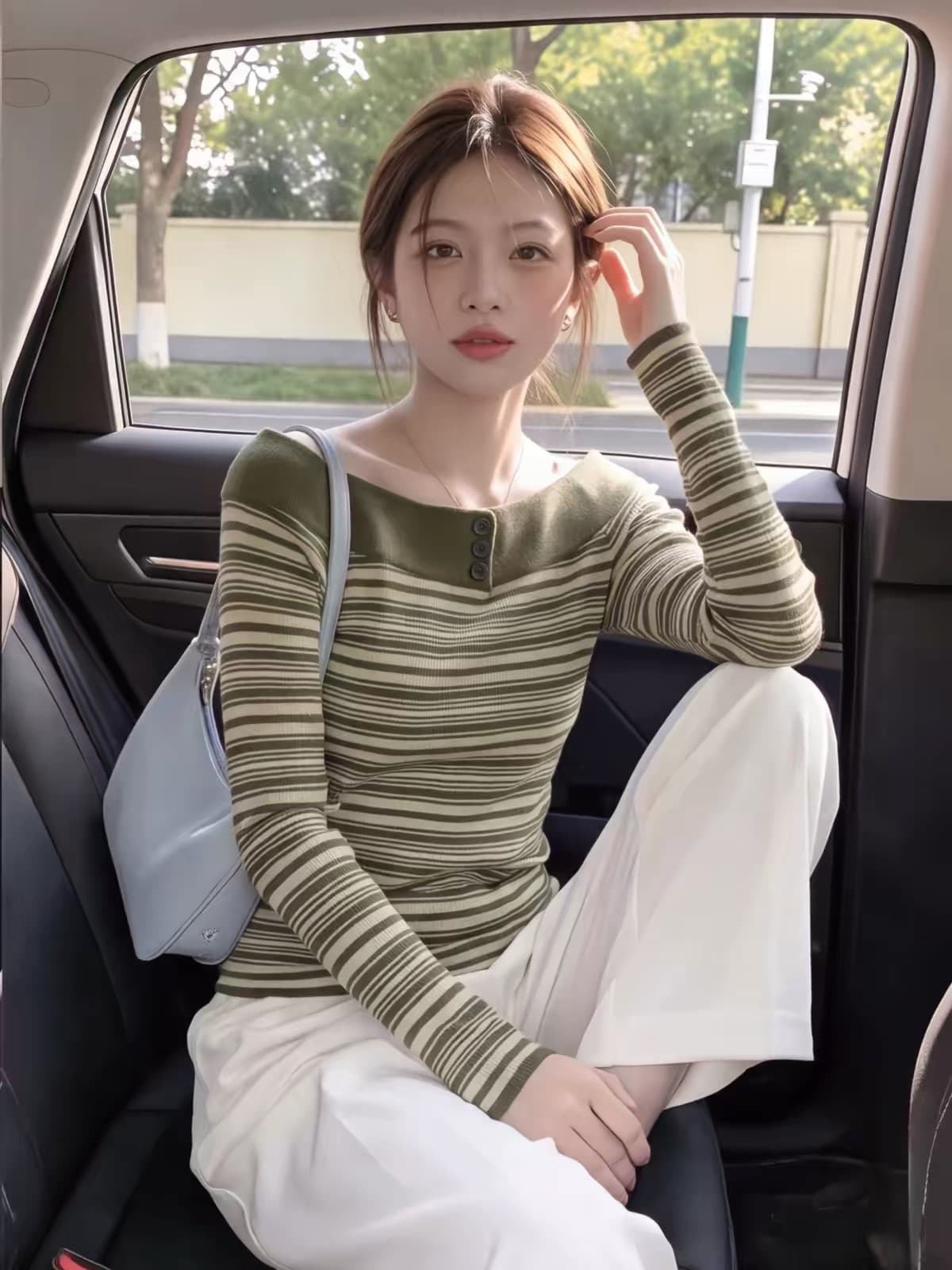 프랑스식 녹색 스트라이프 보트넥 오프숄더 긴팔 니트 스웨터 여성 가을 한 부서 고유 한 Chic 싱글 줄 버튼 스웨터 상세 이미지 4