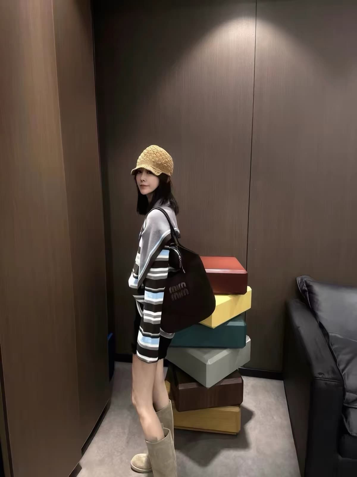 고급 센스 스트라이프 니트 스웨터 여성 가을 숄 외부 가져 가라. 스택 착용 투피스 세트 이른 가을 한 부서 착용 가져 가라. chic 맨위 이미지 2