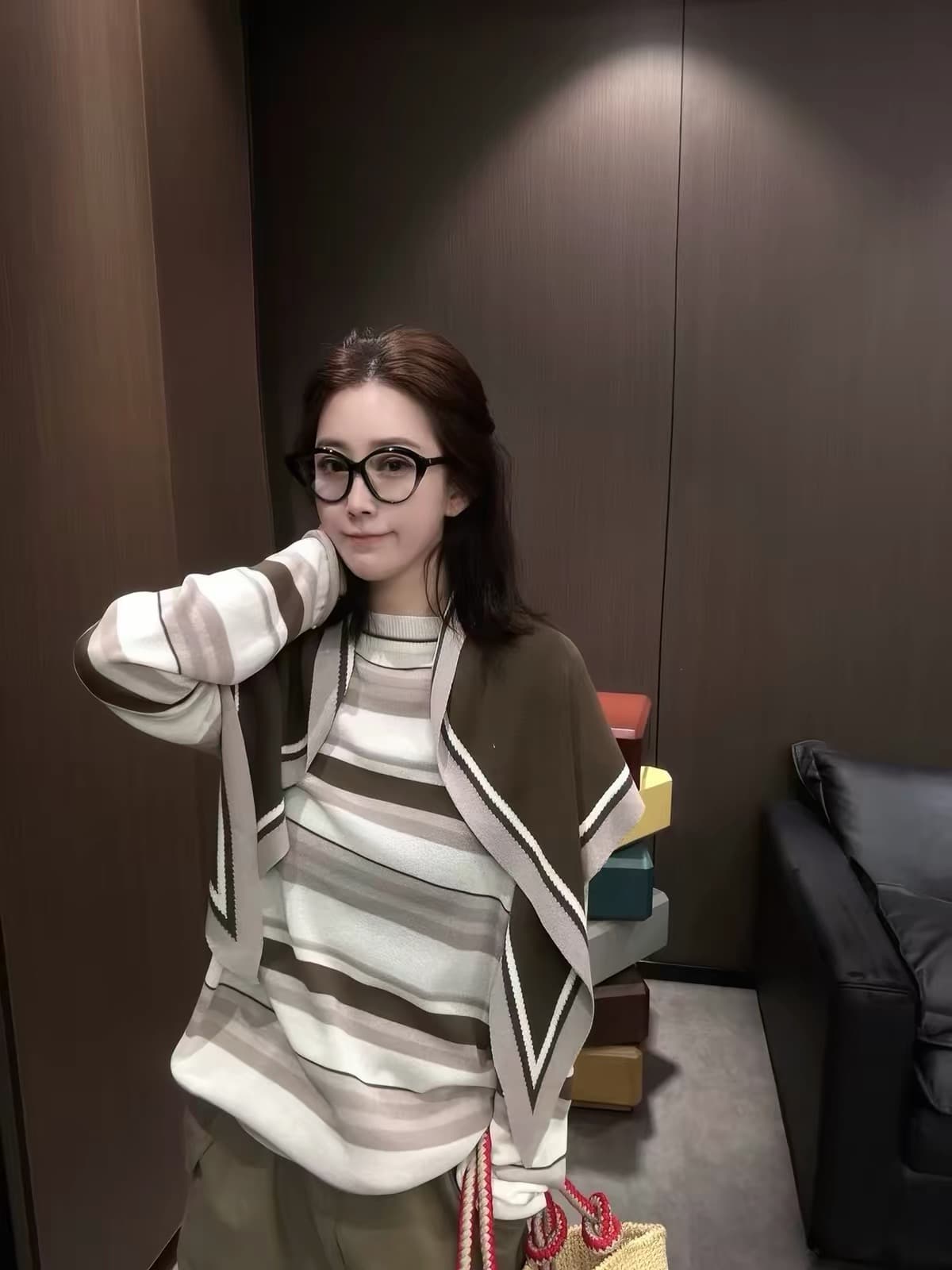 고급 센스 스트라이프 니트 스웨터 여성 가을 숄 외부 가져 가라. 스택 착용 투피스 세트 이른 가을 한 부서 착용 가져 가라. chic 맨위 상세 이미지 2