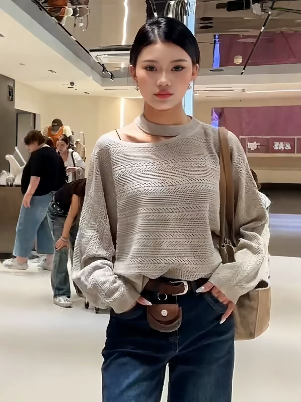 행침 목 홀로우 아웃 오프숄더 긴팔 니트 스웨터 여성 2026 년 가을 새로운 루즈핏 슬림해 보이는 스웨터 디자인 센스 맨위 상세 이미지 4