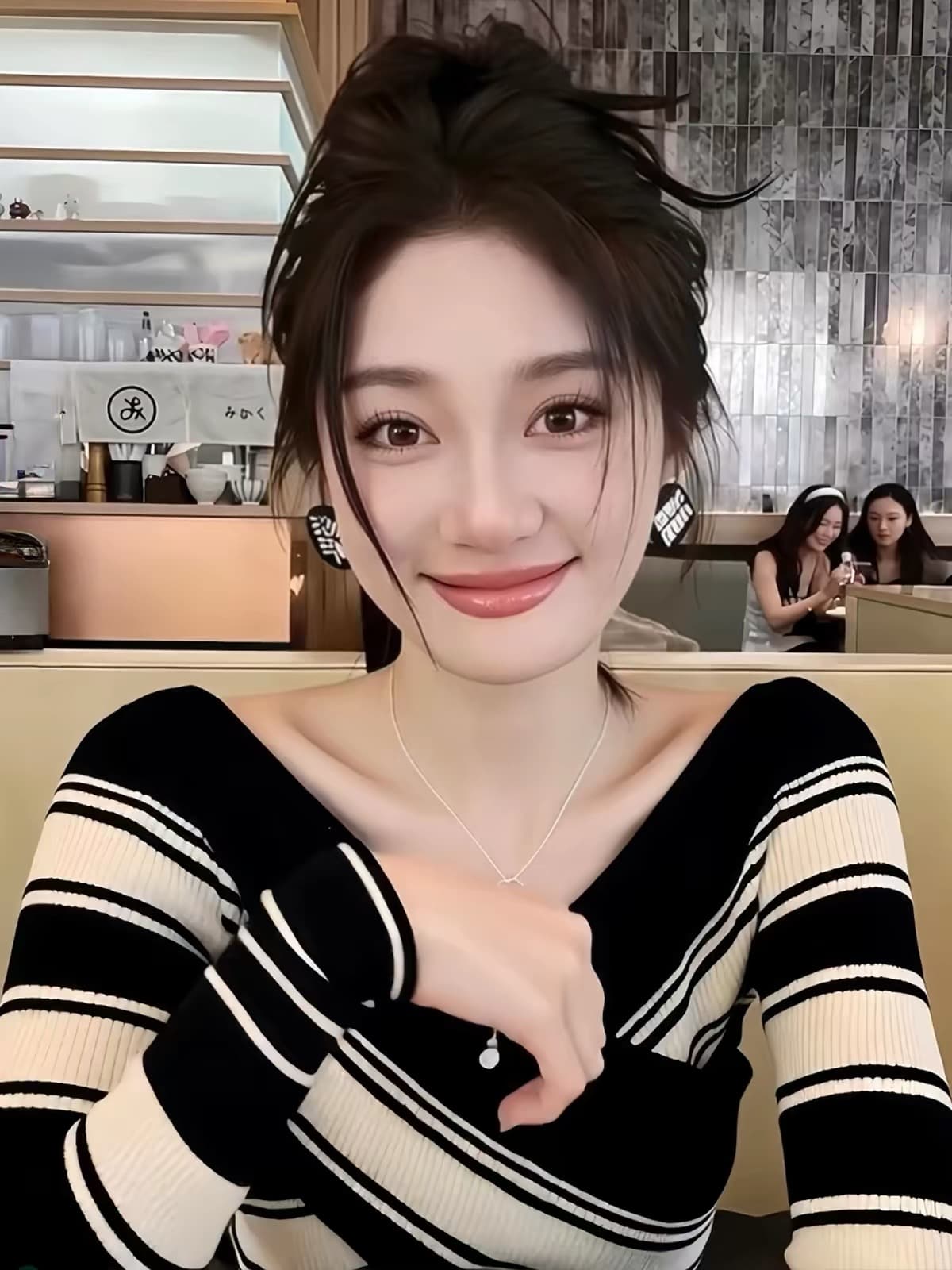 검정색 스트라이프 몸매 가꾸기 긴팔 니트 스웨터 느긋한 혼합 색상 스웨터 여자 2026 새로운 자이언트 잘 생긴 ~ 중 이른 가을 맨위 상세 이미지 6