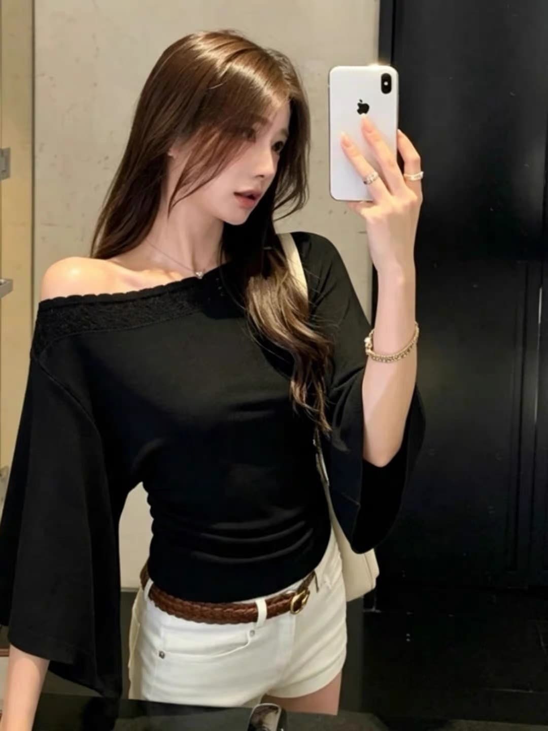 프랑스식 오프숄더 니트 스웨터 여성 의류 이른 가을 새로운 디자인 센스 작은 대중 홀로우 아웃 몸매 가꾸기 7 점 나팔 소매 맨위 상세 이미지 4
