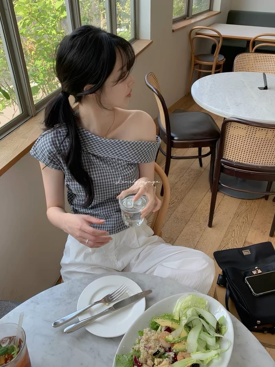 있음 창고 한국 여름 섹션 비대칭 비스듬한 어깨 칼라 디자인 품격 체크무늬 셔츠 상세 이미지 3