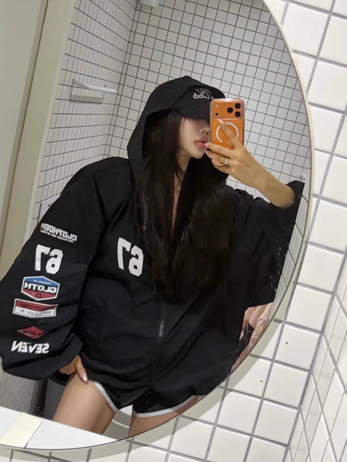있음 창고 한국 26ss 후드 슬림해 보이는 느긋한 펌프 로프 알파벳 숫자 루즈핏 여성 코트 이미지 4