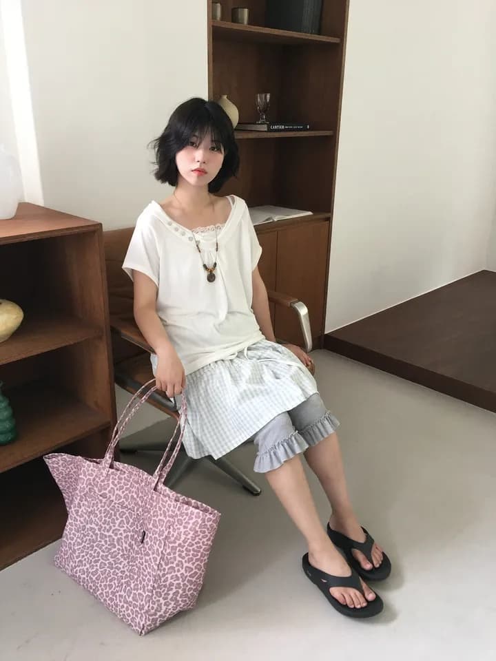 한국 ins 여름 V넥 조개 단추 허리 수축 스트랩 슬림해 보이는 캐주얼 느긋한 오프숄더 반팔 티셔츠 맨위 여성 상세 이미지 18