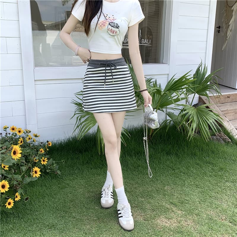 실사 정가 스트라이프 캐주얼 운동 반신 스커트 여성 봄 여름 신제품 하이웨이스트 몸매 가꾸기 슬림해 보이는 한 마디 타이트 스커트 미니 스커트 상세 이미지 13