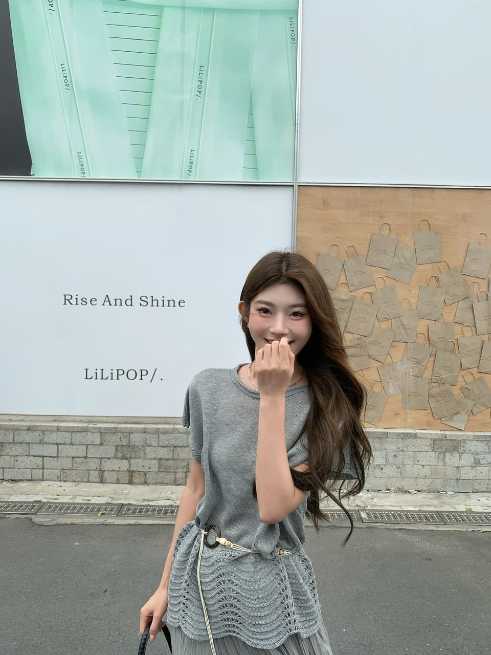 정가 실사 홀로우 아웃 물결무늬 곡물 니트 반팔 맨위 불규칙 플리츠 반신 스커트 고급 회색 세트 상세 이미지 20