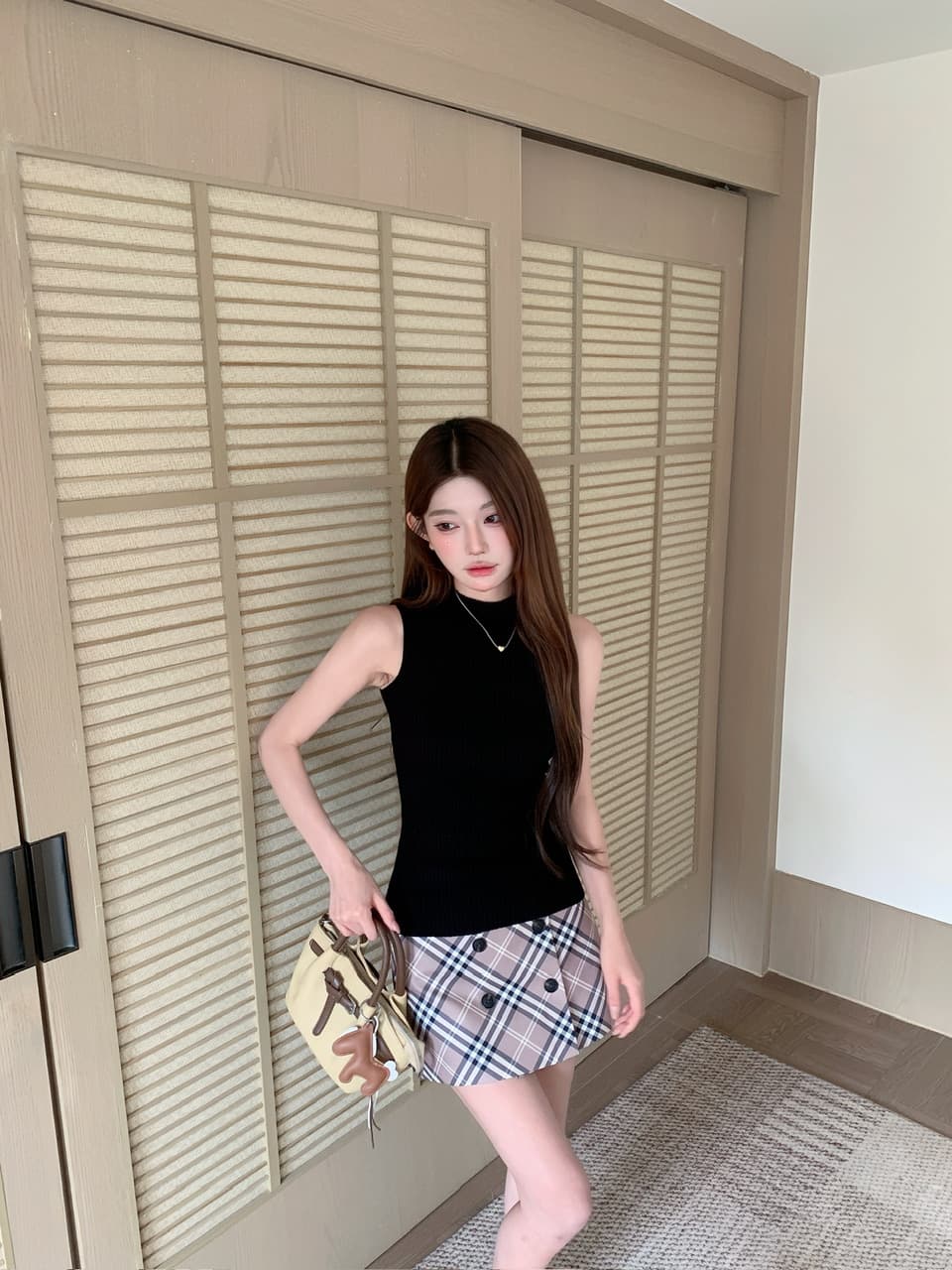 정가 실사 검정색 민소매 니트 맨위 체크무늬 반신 미니 스커트 세트 여성 작은 키 출퇴근 투피스 세트 상세 이미지 22