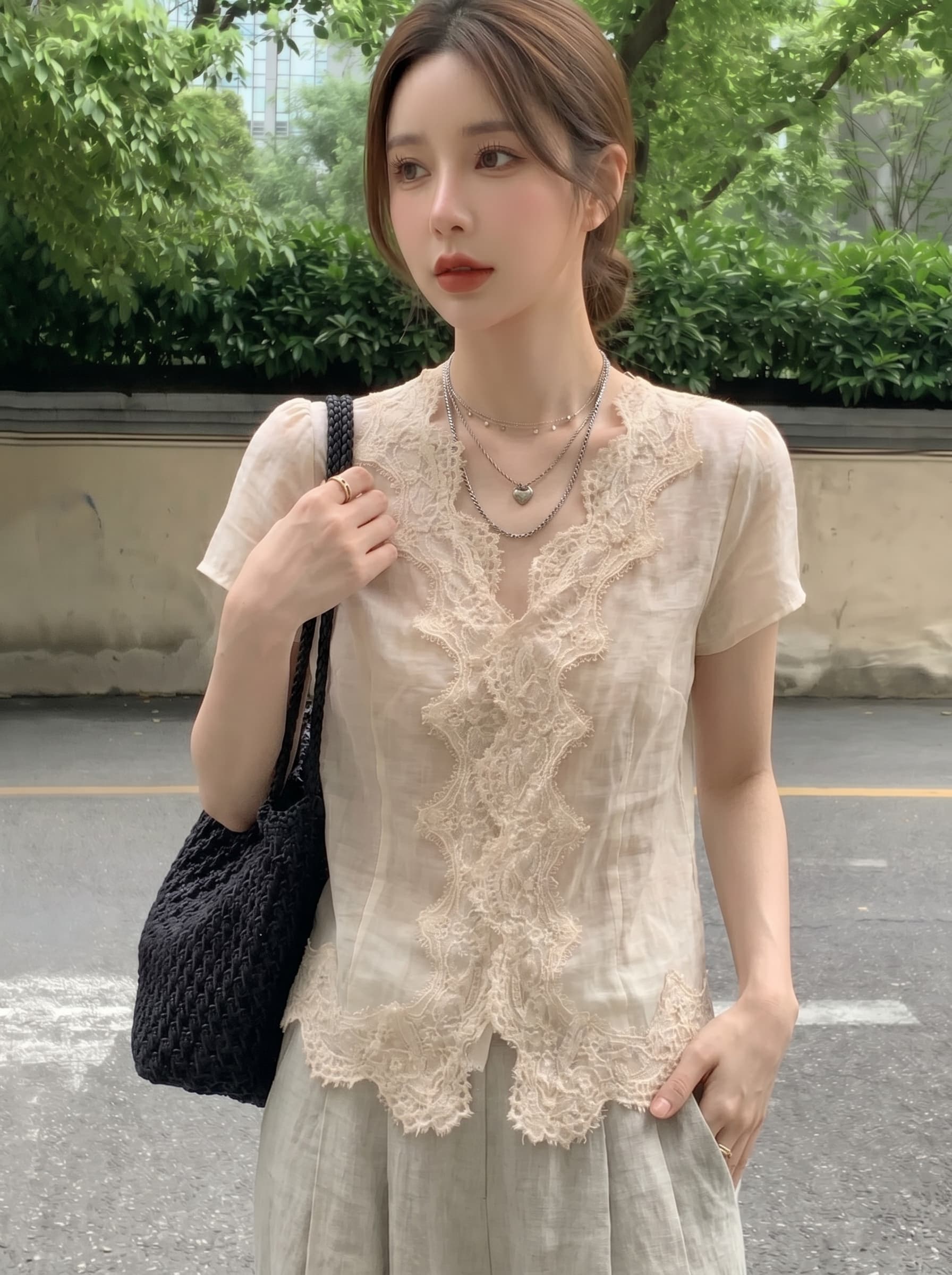 실사 빅 사이즈 베이지 색 여름 얇은 스타일 프랑스식 레트로 레이스 조각 여성 셔츠 마이크로 지방 연령 감소 슬림해 보이는 맨위 상세 이미지 9