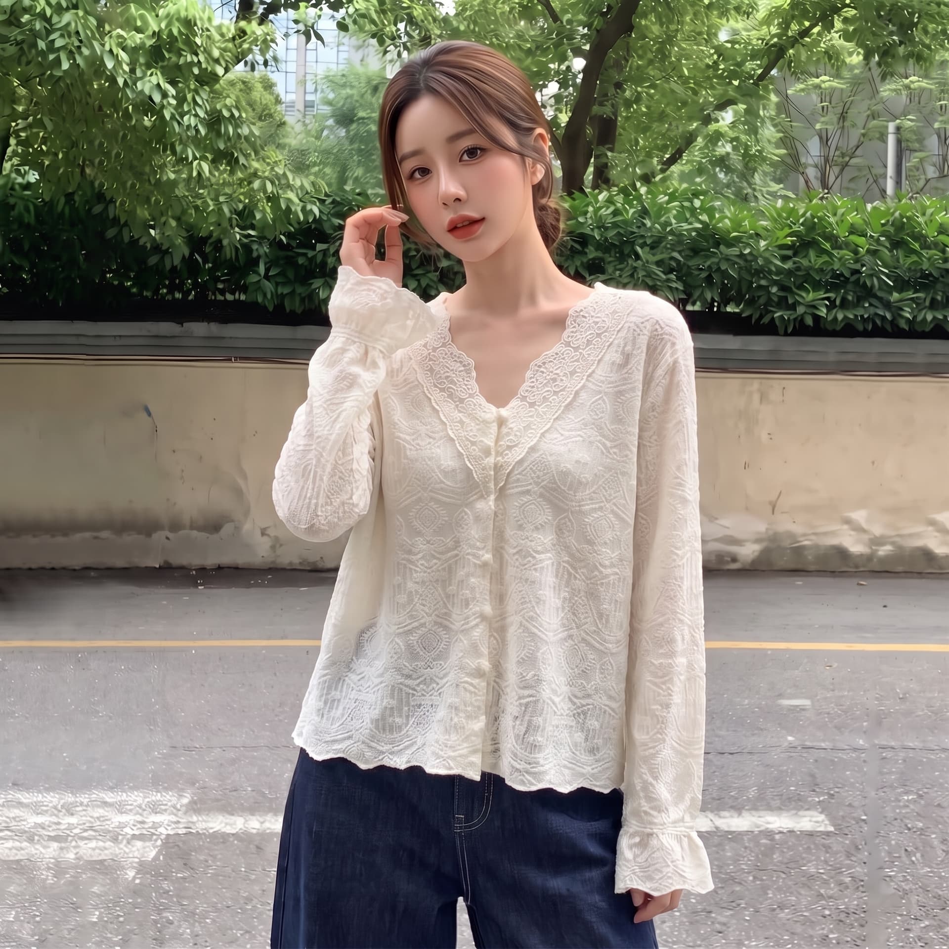 실사 빅 사이즈 가을 얇은 스타일 V넥 니트 스웨터 여성 프랑스식 레트로 레이스 자수 자카드 루즈핏 슬림해 보이는 맨위 이미지 2