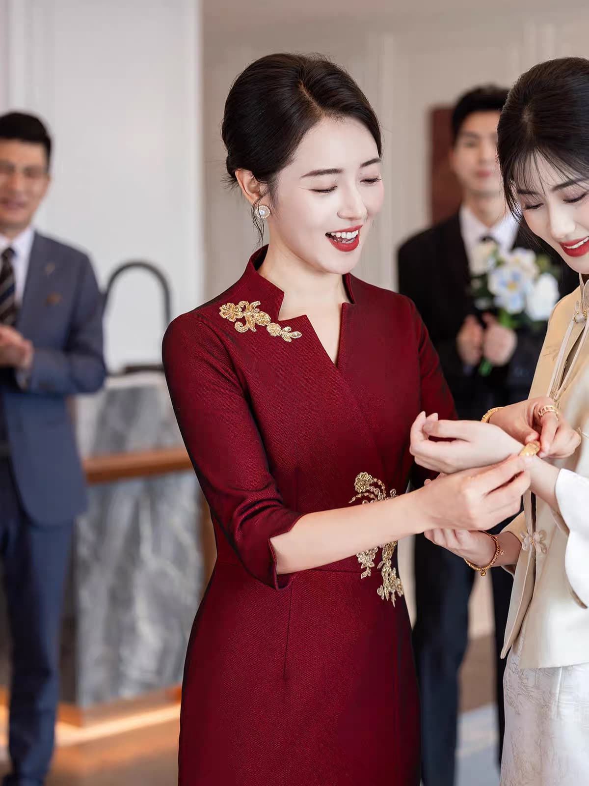 안녕하세요. 시어머니 결혼식 서비스 2026 새로운 빨간색 영 어머니 드레스 결혼 새로운 중식 치파오 가을 겨울 이미지 4