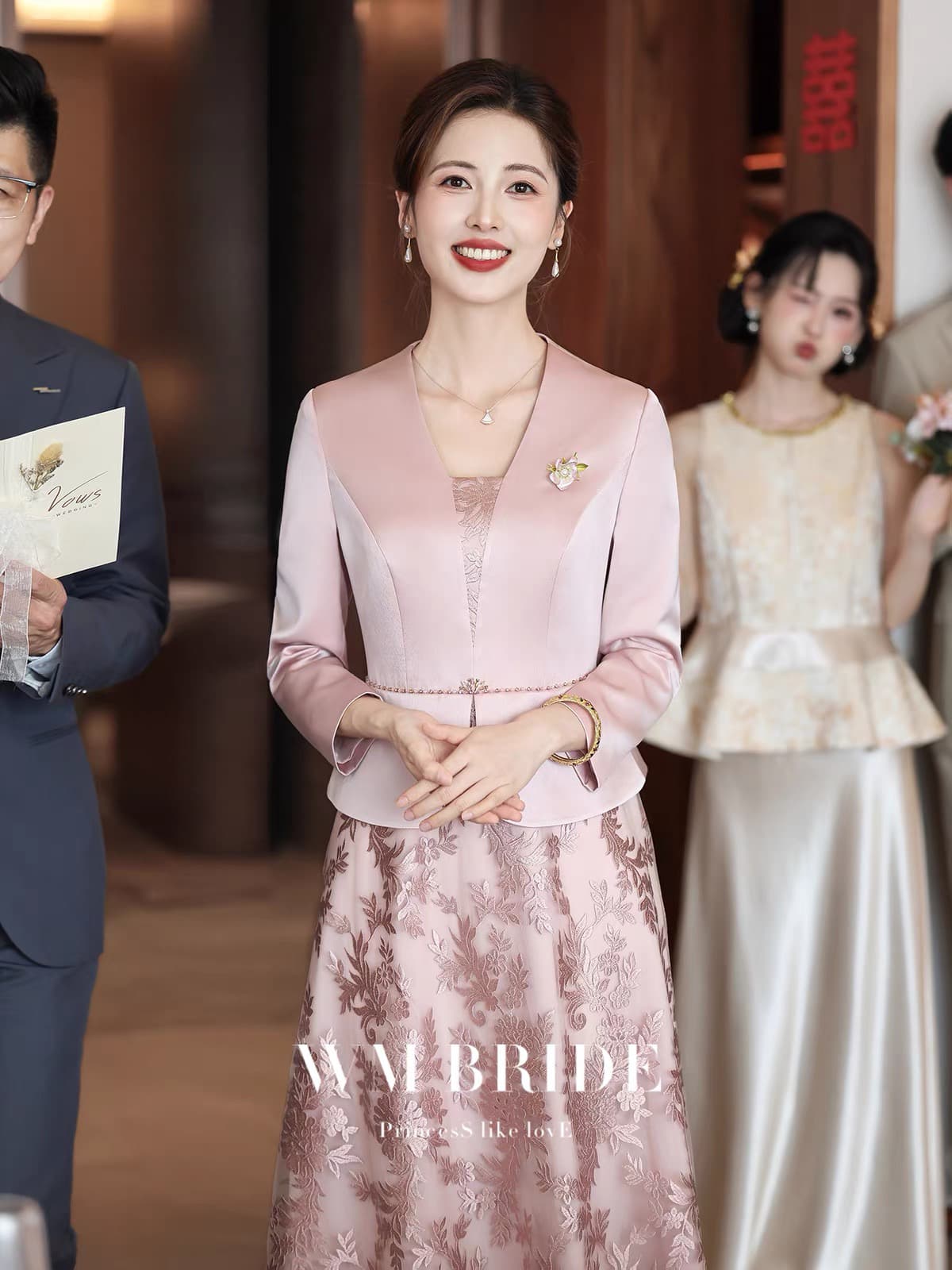 품격 엄마 결혼 연회 예복 가을 겨울 긴팔 안녕하세요. 시어머니 예복 보통 웨어러블 참여 드레스 고급 이미지 2