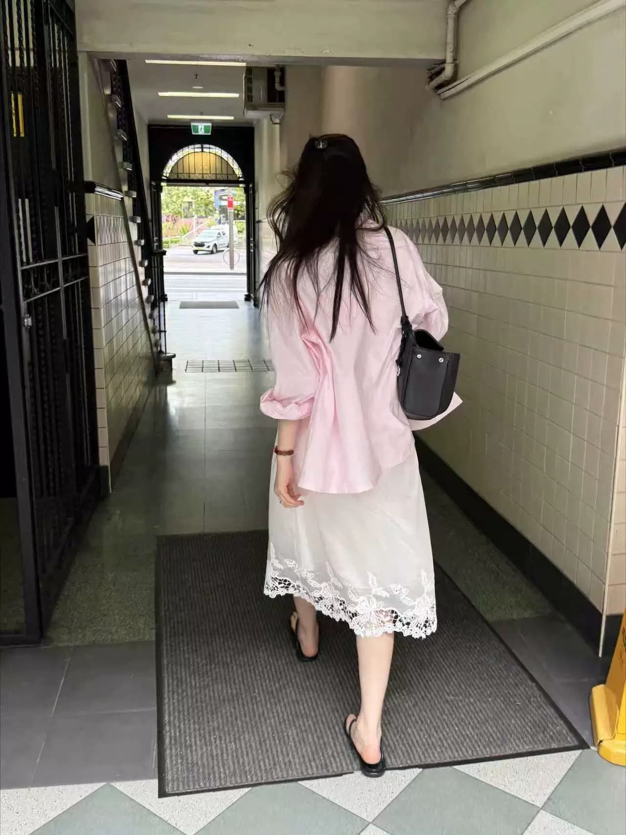 레이스 조각 반신 스커트 여성 2026 년 여름 새로운 허리밴드 슬림해 보이는 중간 길이 치마 패션 다용도 상세 이미지 6
