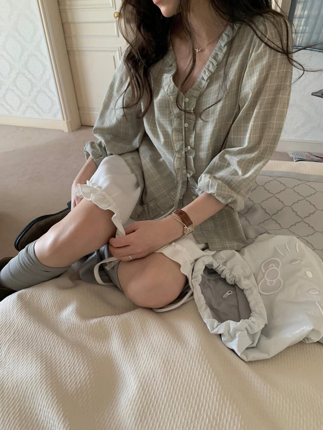 지금 둘 색상 회색 색조 체크무늬 프릴 긴팔 셔츠 상세 이미지 3