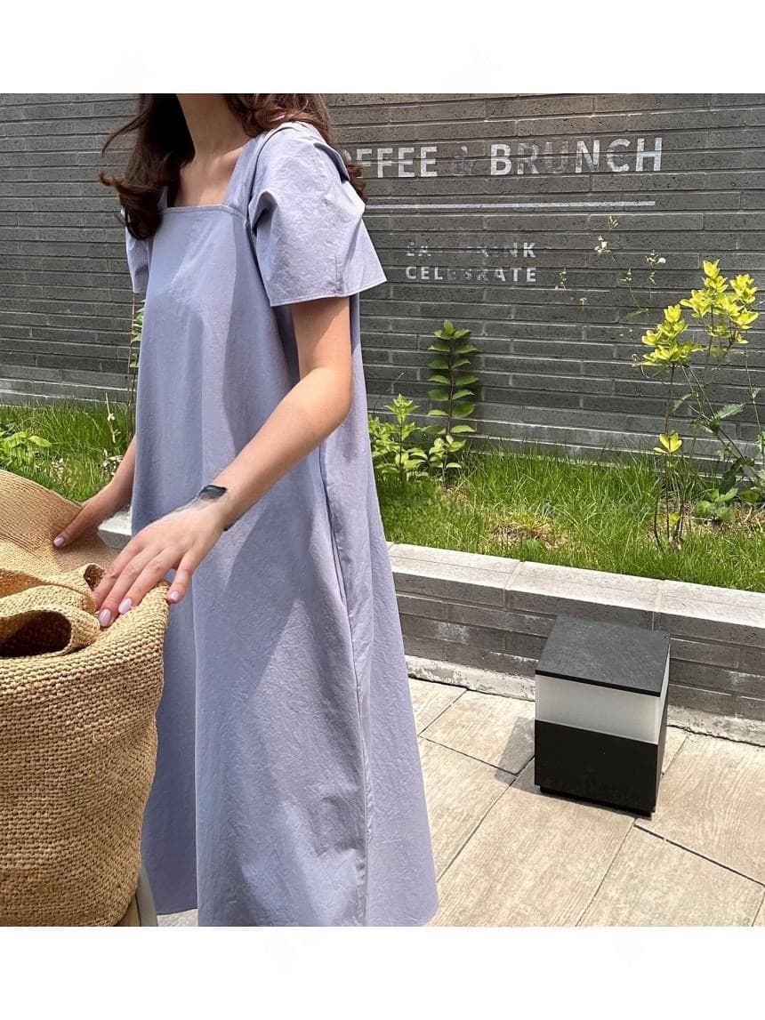 있음 선적 둘 색상 보트넥 미니멀리즘 드레스 상세 이미지 1