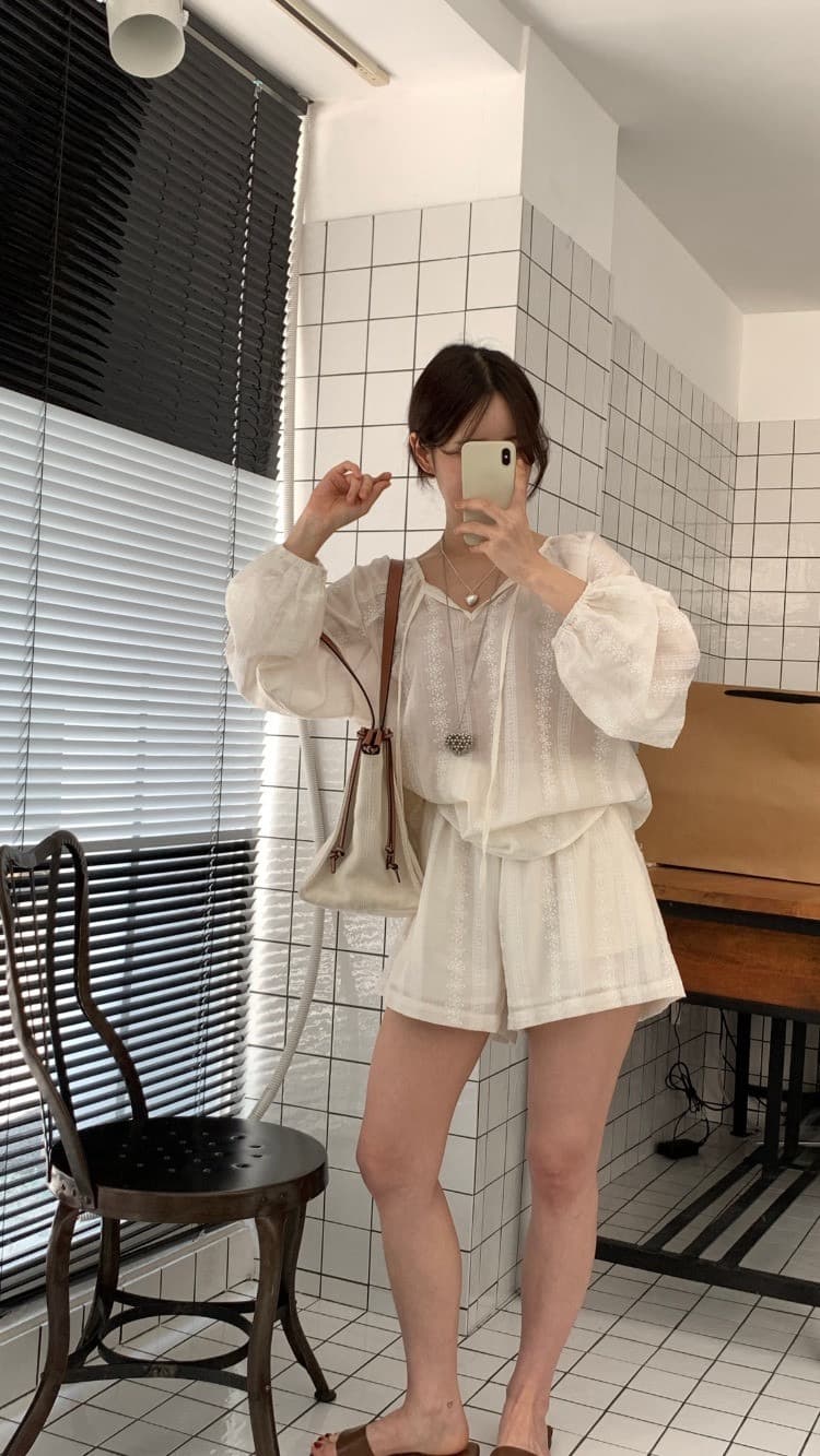 있음 선적 프랑스식 캐주얼 휴가 레이스 자수 레이스업 긴팔 맨위 반바지 세트 이미지 2