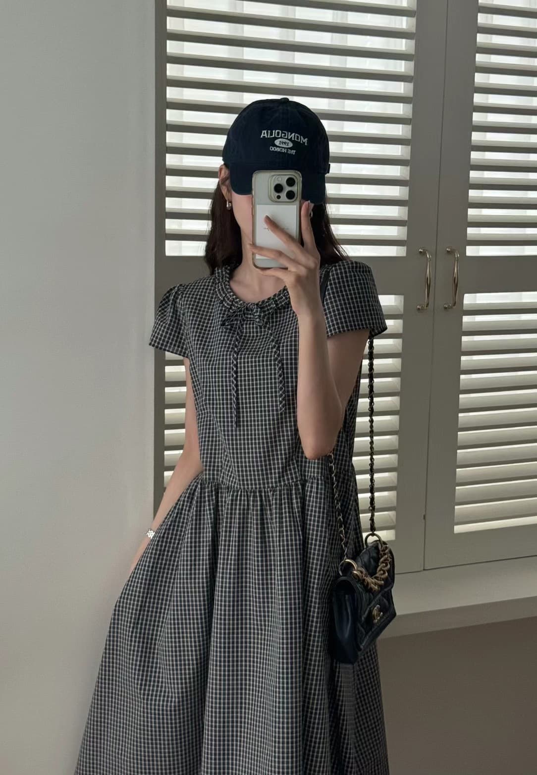 있음 선적 삼색 프릴 라운드 넥 체크무늬 반팔 드레스 상세 이미지 5