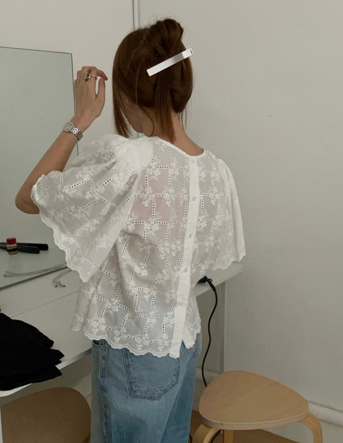 레이스 자수 물결무늬 측면 전후 둘 착용 싱글 줄 버튼 맨위