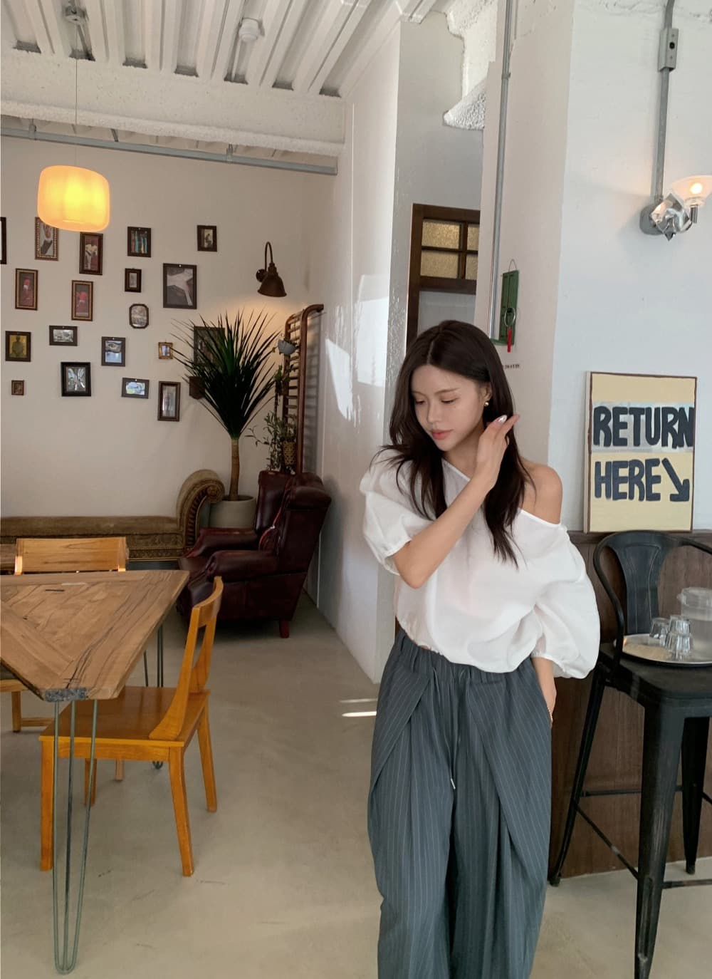 있음 선적 삼색 전후 둘 착용 보트넥 싱글 줄 버튼 맨위 상세 이미지 2