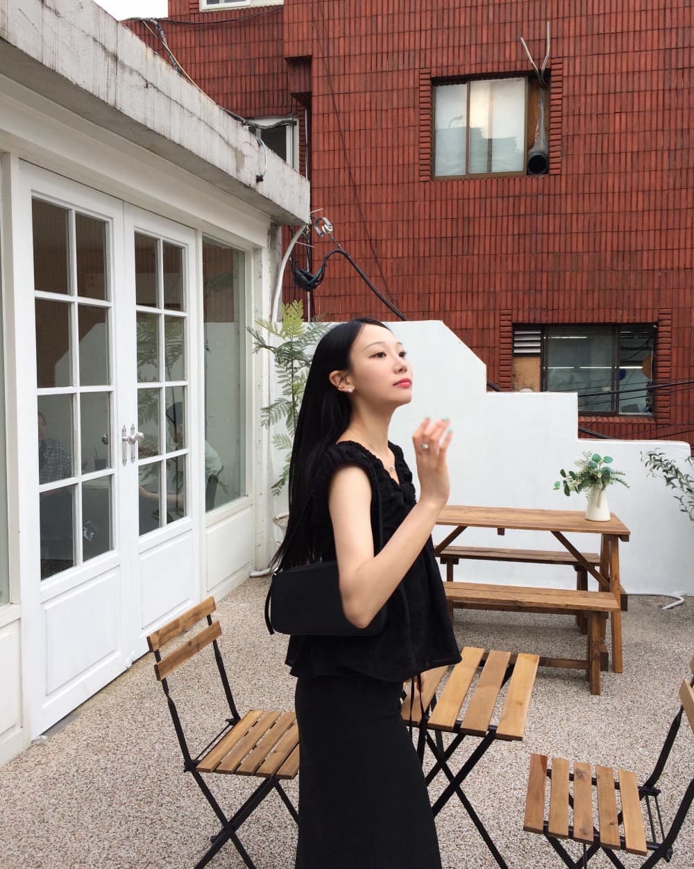 있음 선적 흑인과 백인 색상 전후 V넥 자수 민소매 맨위 상세 이미지 16