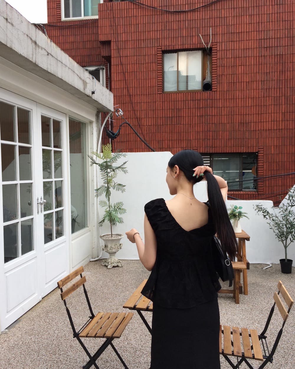 있음 선적 흑인과 백인 색상 전후 V넥 자수 민소매 맨위 상세 이미지 18