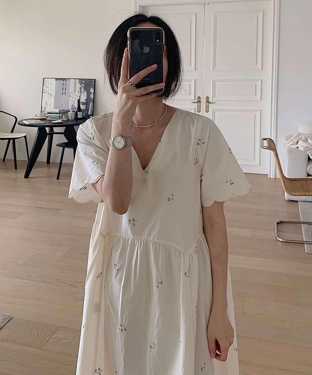 있음 선적 한 부서 면 100% 자수 물결무늬 측면 V넥 반팔 롱 코트 드레스