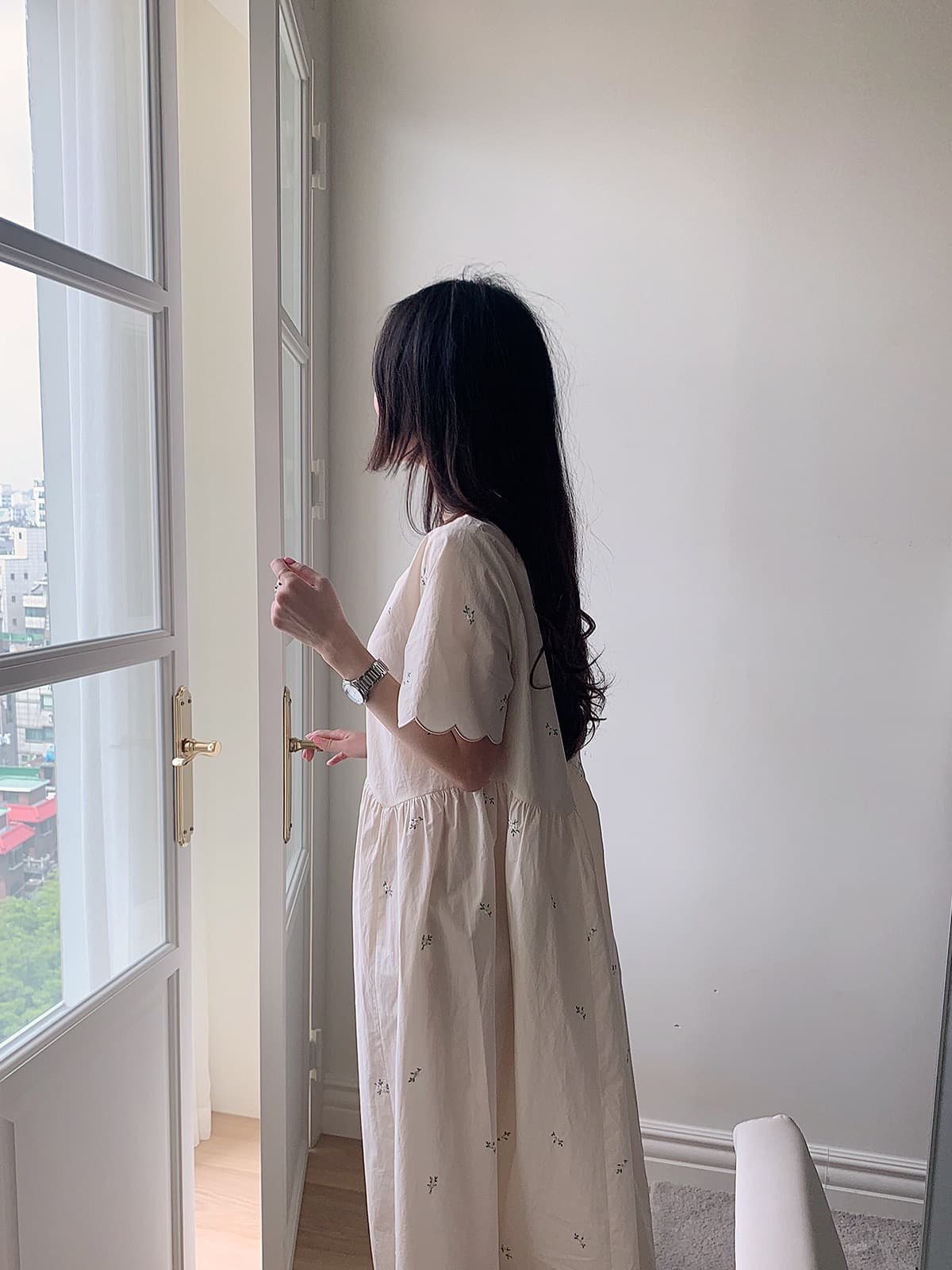 있음 선적 한 부서 면 100% 자수 물결무늬 측면 V넥 반팔 롱 코트 드레스 상세 이미지 6
