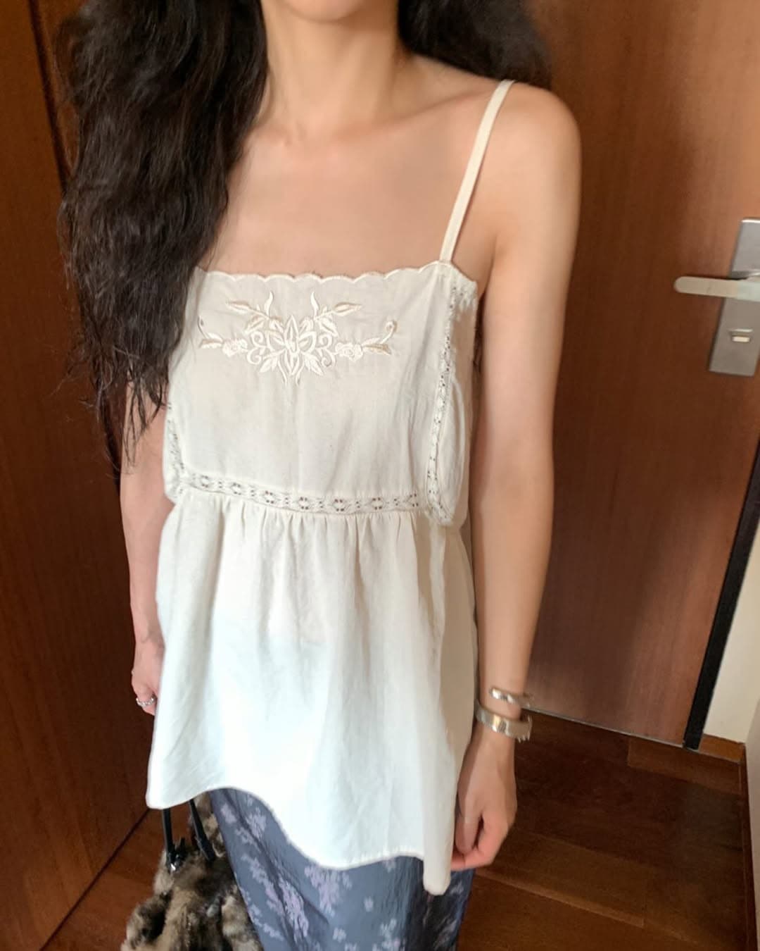 있음 선적 한 부서 Jiao 예쁜 레트로 물결무늬 측면 자수 슬립 맨위