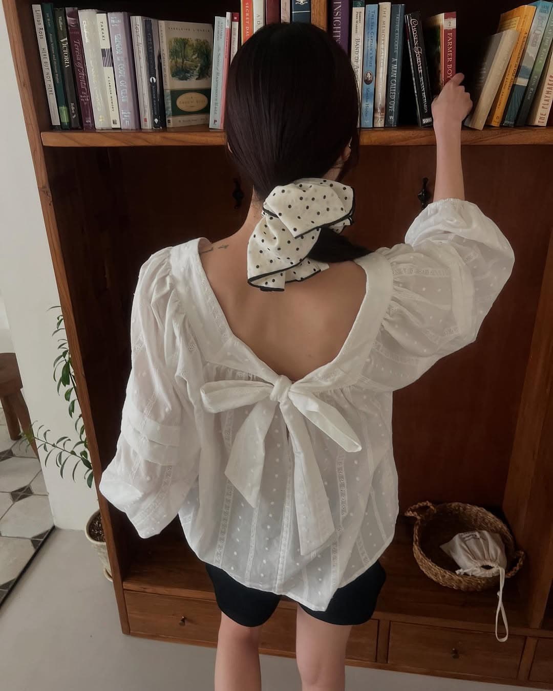 있음 선적 이후 칼라 부서 벨트 측면 칼라 루즈핏 셔츠
