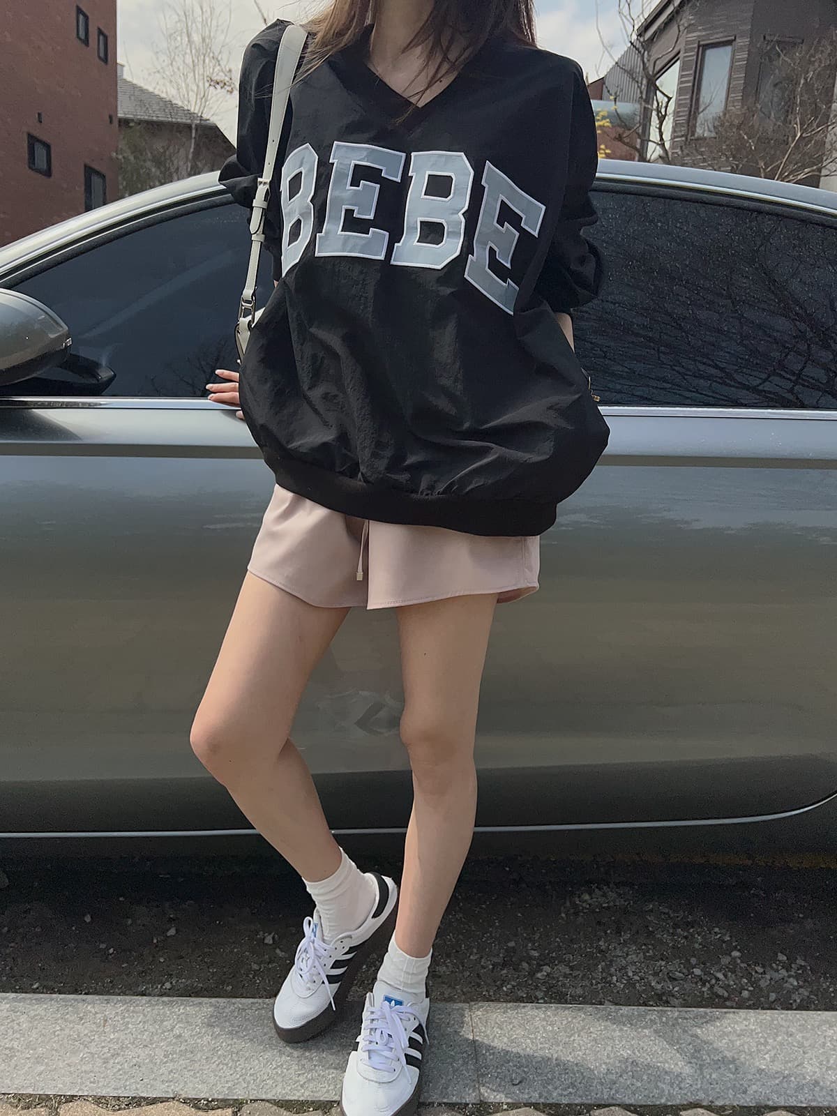 있음 선적 한 부서 캐주얼 바람 V넥 루즈핏 알파벳 패치 자수 V넥 맨위 이미지 4