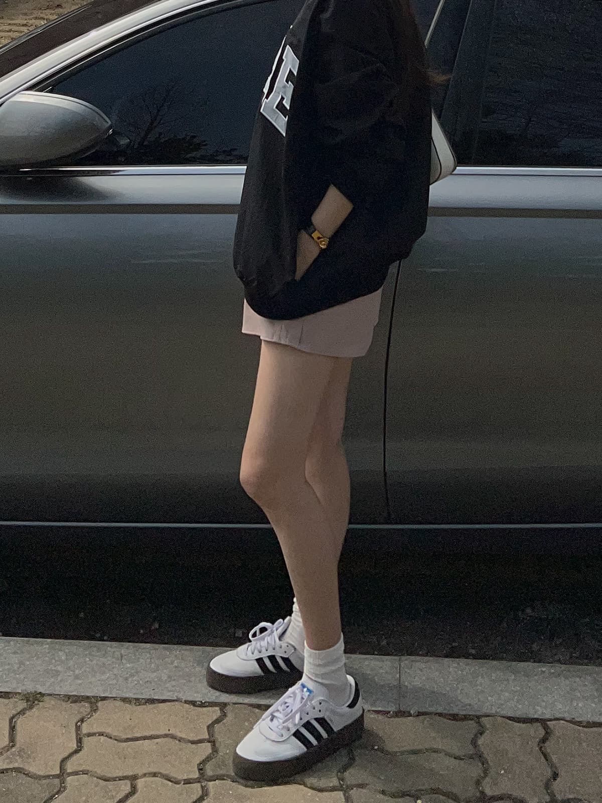 있음 선적 한 부서 캐주얼 바람 V넥 루즈핏 알파벳 패치 자수 V넥 맨위 상세 이미지 6