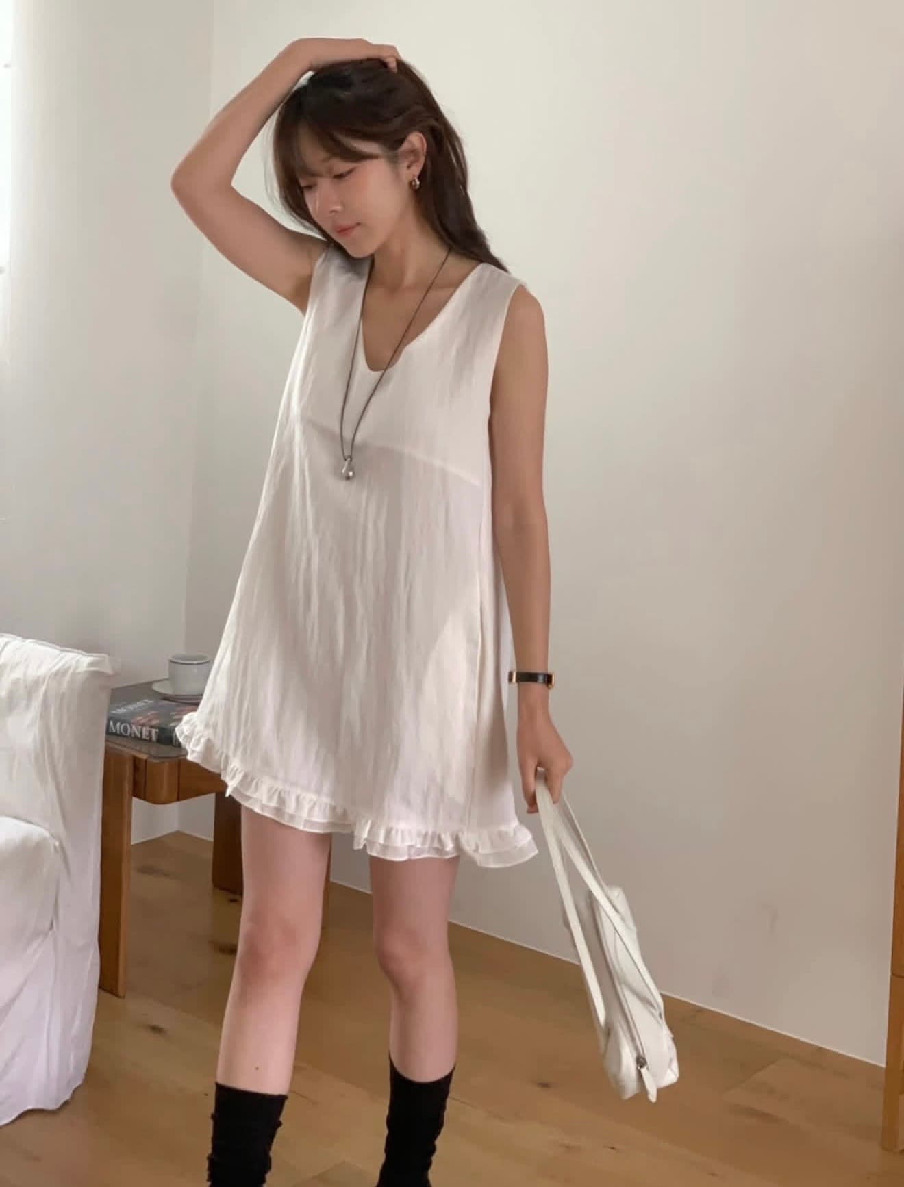 있음 선적 한 부서 미니멀리즘 V넥 프릴 민소매 드레스 있음 안감 상세 이미지 2