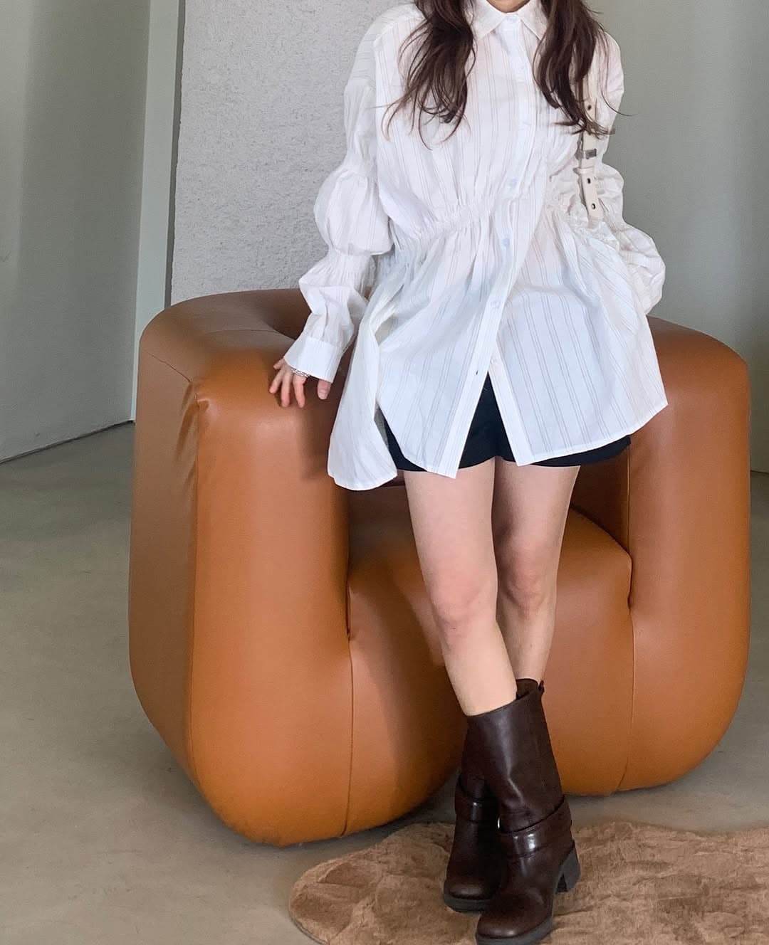있음 선적 한 부서 디자인 센스 명중 가져 가라. 주름 비대칭 긴팔 여성 셔츠 싱글 줄 버튼 상세 이미지 10