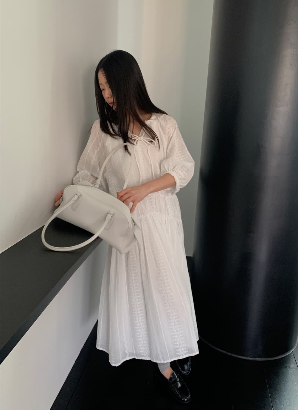 있음 선적 한 부서 순수한 흰색 자수 7부 소매 롱 코트 큰 진자 드레스 상세 이미지 20