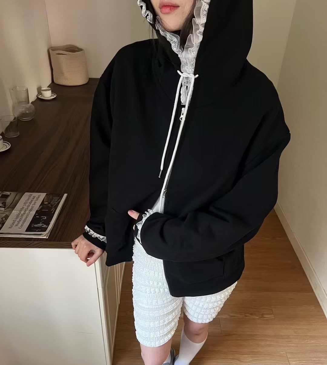 있음 선적 한 부서 둘 색상 캐주얼 레이스 장식 후드 재킷 이미지 2