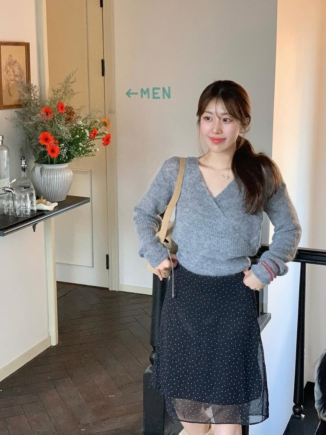 있음 선적 프랑스식 부드러운 바람 십자가 V넥 부드러운 찹쌀 슬림해 보이는 슬림 소매 풀오버 상세 이미지 7