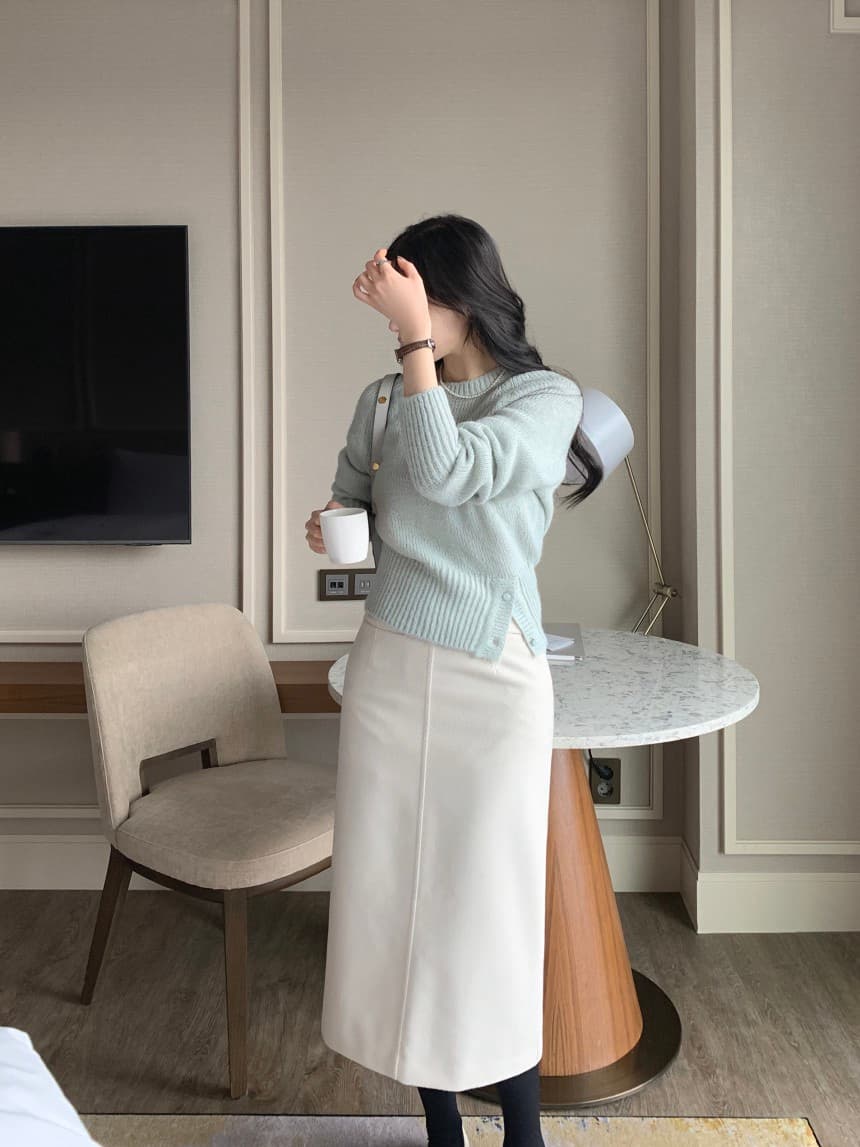 있음 선적 한 부서 부드러운 바람 사탕 색상 라운드 넥 측면 트임 슬림해 보이는 긴팔 풀오버 상세 이미지 1