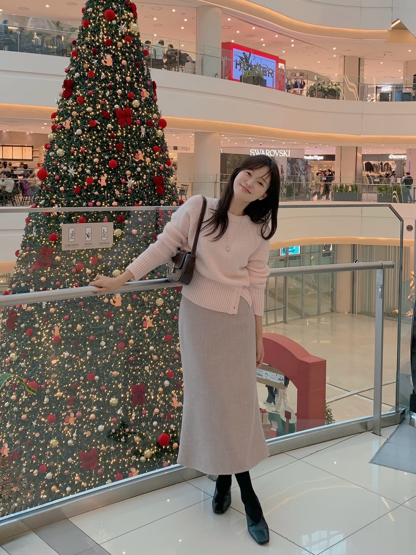 있음 선적 한 부서 부드러운 바람 사탕 색상 라운드 넥 측면 트임 슬림해 보이는 긴팔 풀오버 상세 이미지 14