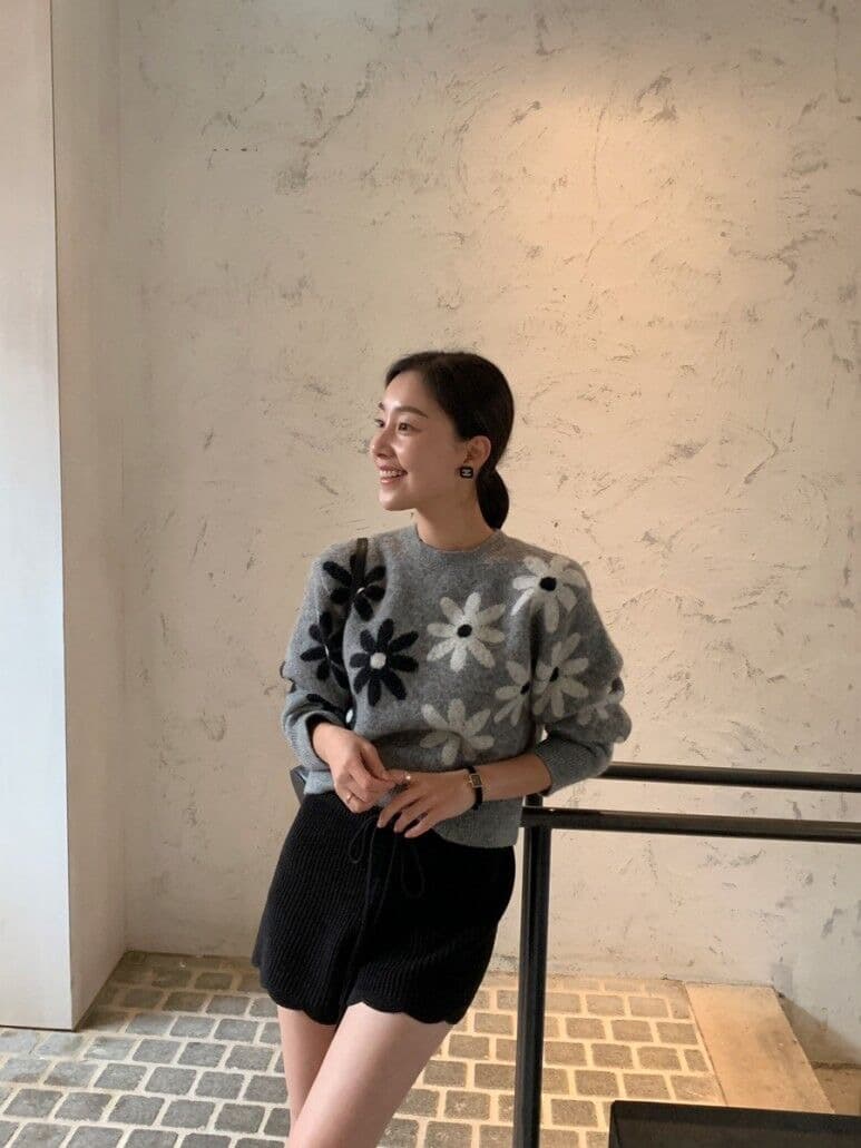 있음 선적 한 부서 느슨함 센스 부드러운 찹쌀 꽃무늬 자카드 라운드 넥 긴팔 스웨터 풀오버 여성 이미지 4