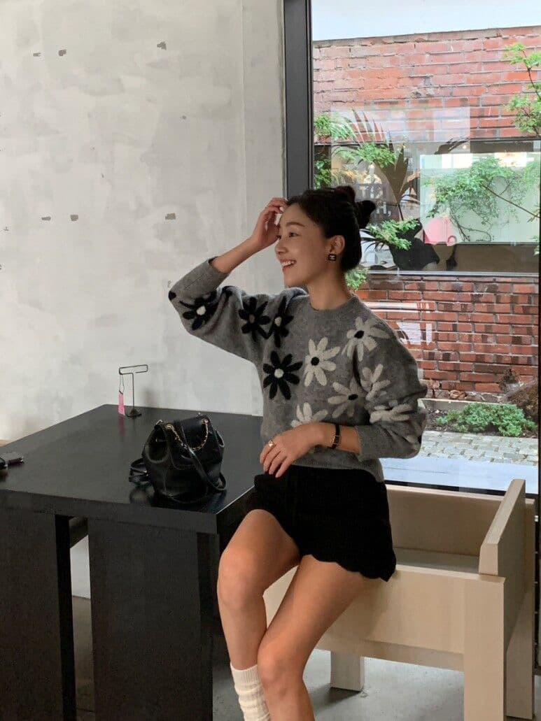 있음 선적 한 부서 느슨함 센스 부드러운 찹쌀 꽃무늬 자카드 라운드 넥 긴팔 스웨터 풀오버 여성 상세 이미지 5