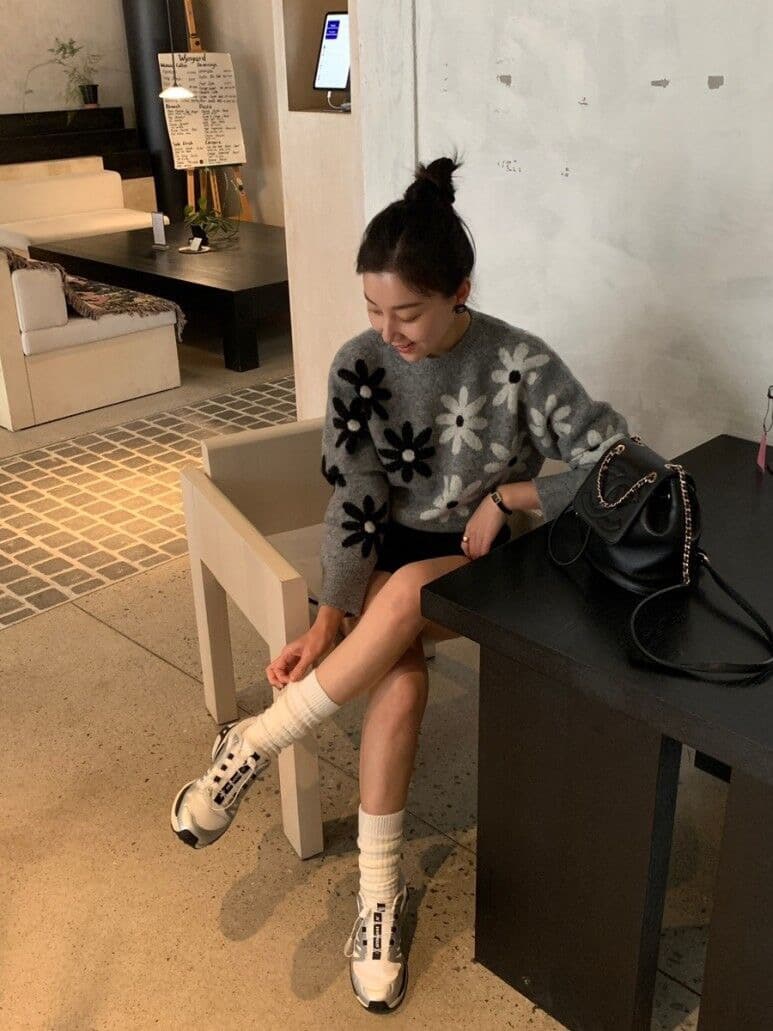 있음 선적 한 부서 느슨함 센스 부드러운 찹쌀 꽃무늬 자카드 라운드 넥 긴팔 스웨터 풀오버 여성 상세 이미지 11