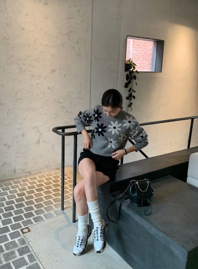 있음 선적 한 부서 느슨함 센스 부드러운 찹쌀 꽃무늬 자카드 라운드 넥 긴팔 스웨터 풀오버 여성 상세 이미지 12
