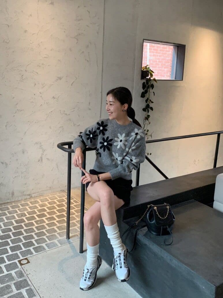 있음 선적 한 부서 느슨함 센스 부드러운 찹쌀 꽃무늬 자카드 라운드 넥 긴팔 스웨터 풀오버 여성 상세 이미지 16