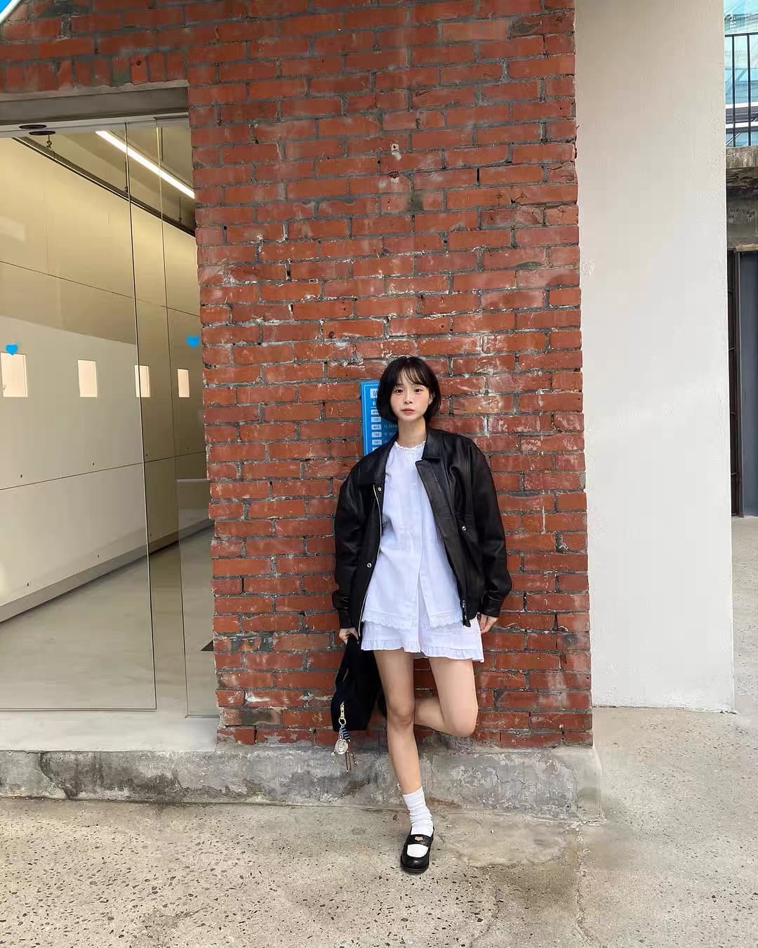 있음 선적 한 부서 감기 센스 순수한 흰색 패치워크 레이스 긴팔 셔츠 반신 치마 세트 상세 이미지 8