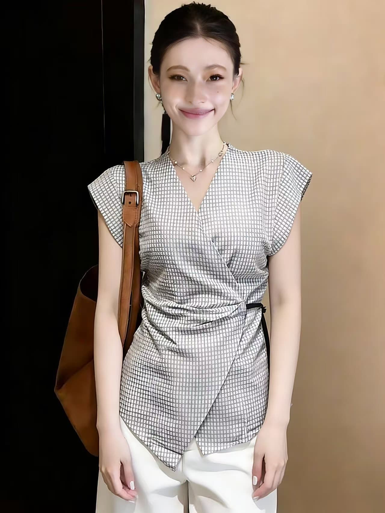 실사 한국 스타일 비대칭 품격 V넥 민소매 여성 셔츠 여름 레트로 디자인 센스 미니멀리즘 몸매 가꾸기 허리 수축 맨위 이미지 2