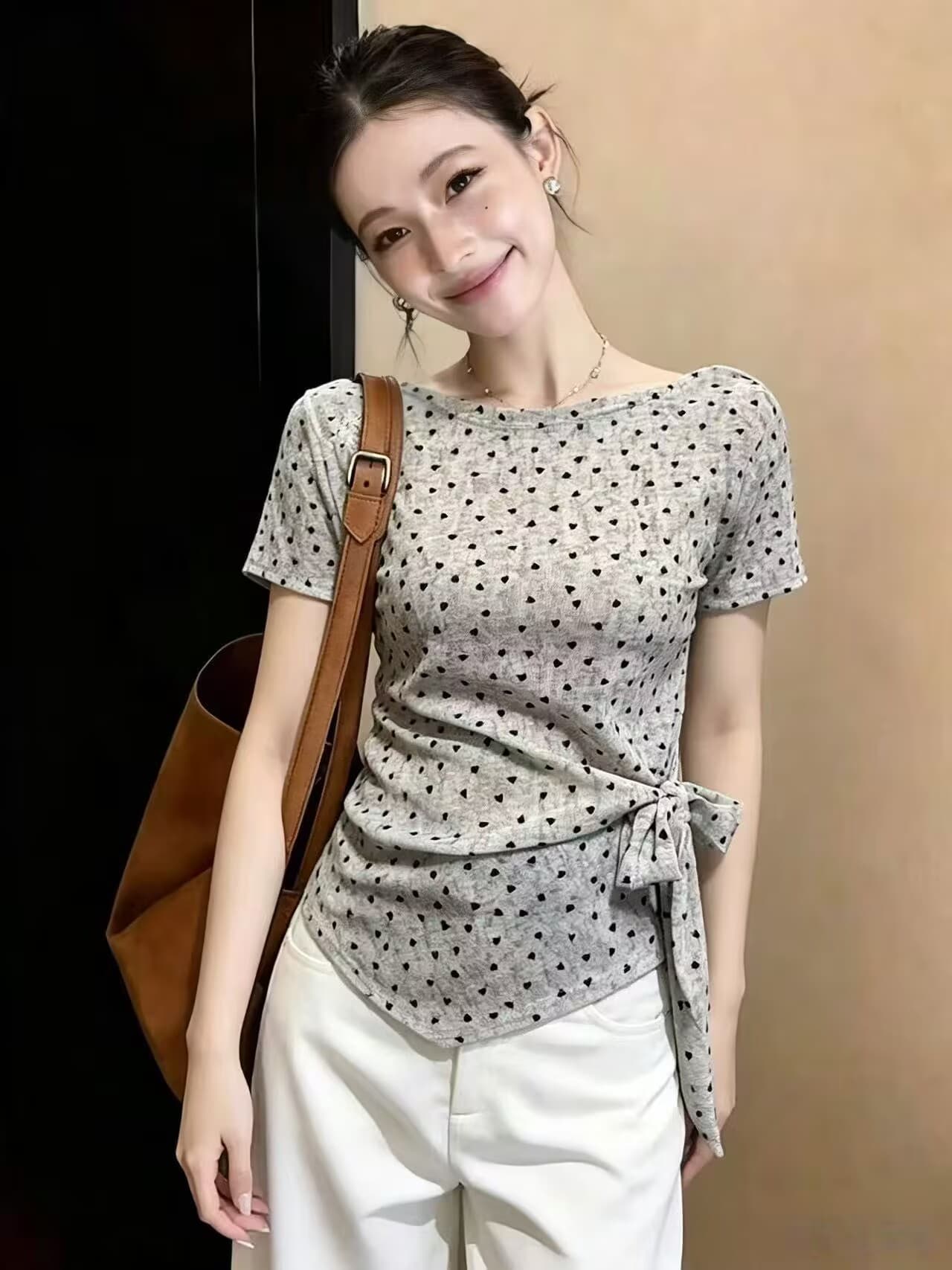 실사 여름 자이언트 잘 생긴 레트로 도트 무늬 레이스업 반팔 티셔츠 여성 배색 긍정적 인 어깨 꼬집기 허리 몸매 가꾸기 슬림해 보이는 맨위