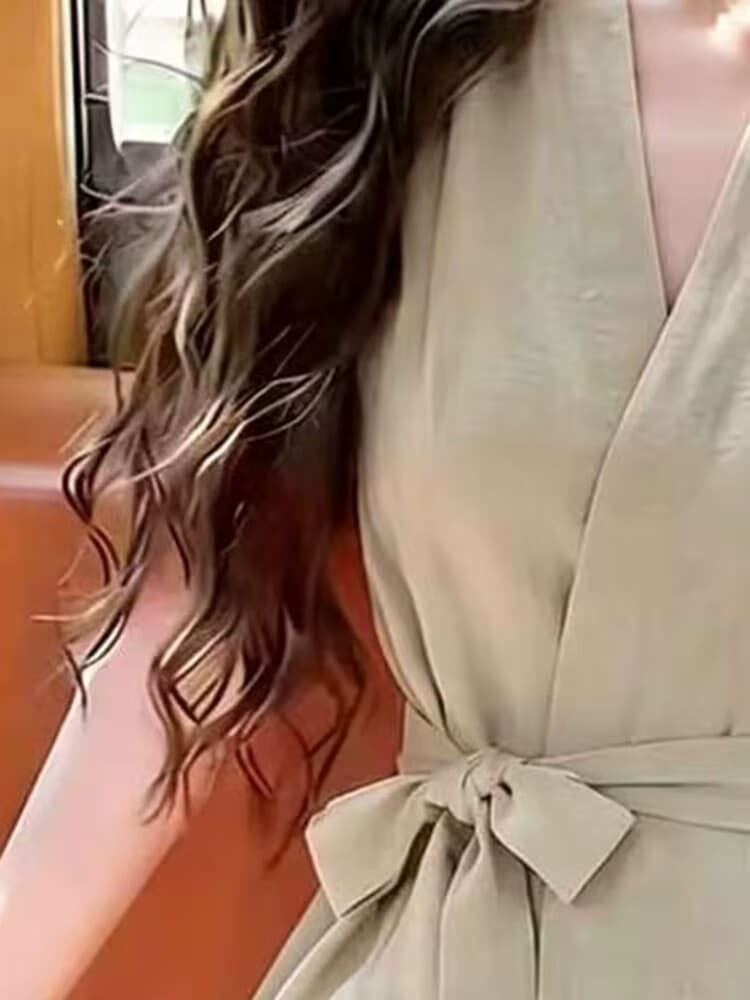 여름 고유 한 Chic 십자가 V넥 민소매 조끼 조끼 여성 디자인 센스 핫걸 몸매 가꾸기 스트랩 허리 수축 맨위 이미지 3